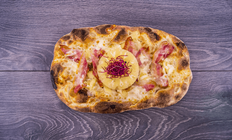 Hawaiian pinsa with Pinapple Mozzarella and Bacon