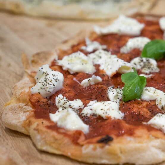 pinsa bufalina roman pizza